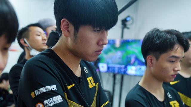 国足球员传 国足球员传