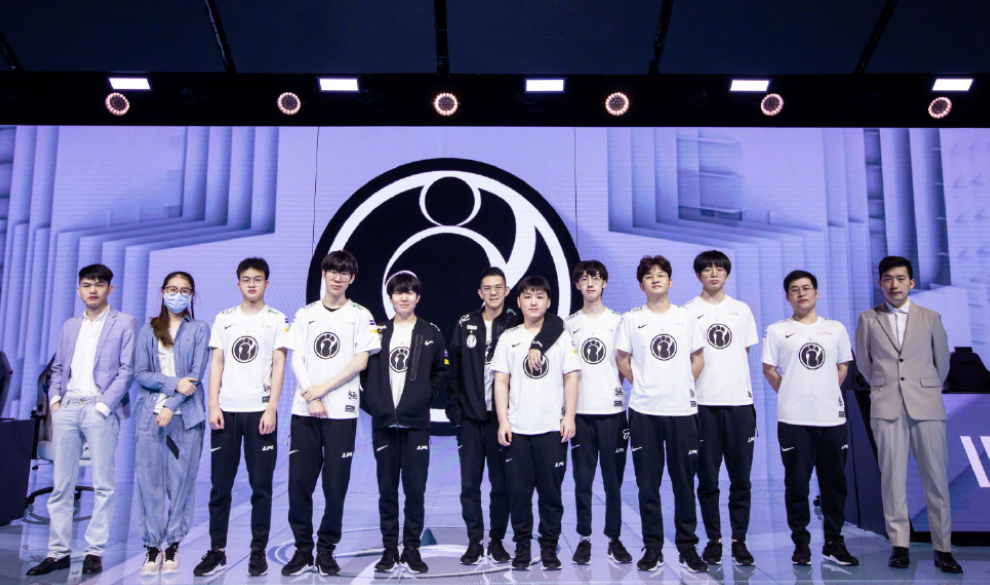 冷冰冰的比 冷冰冰的比